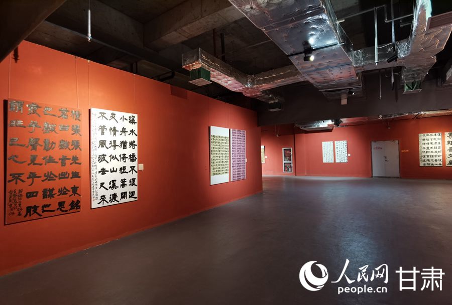 全國第三屆書法臨帖作品展甘肅巡展在蘭州開展。人民網(wǎng)記者 高翔攝